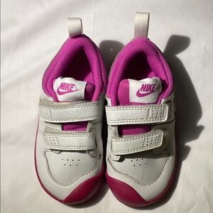 Nike Kids Pico 5 Shoes Pink and White Size 8C